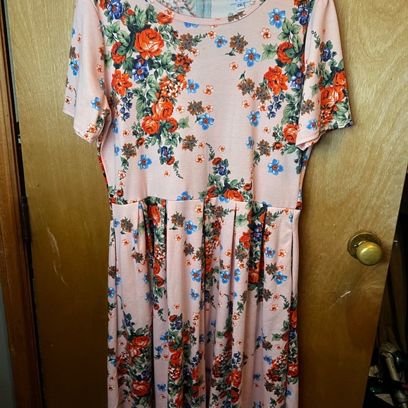 🌸 Lularoe Amelia 2XL dress with pockets - Picture 4 of 5
